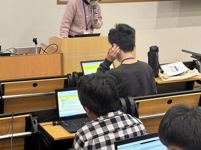 考える様子